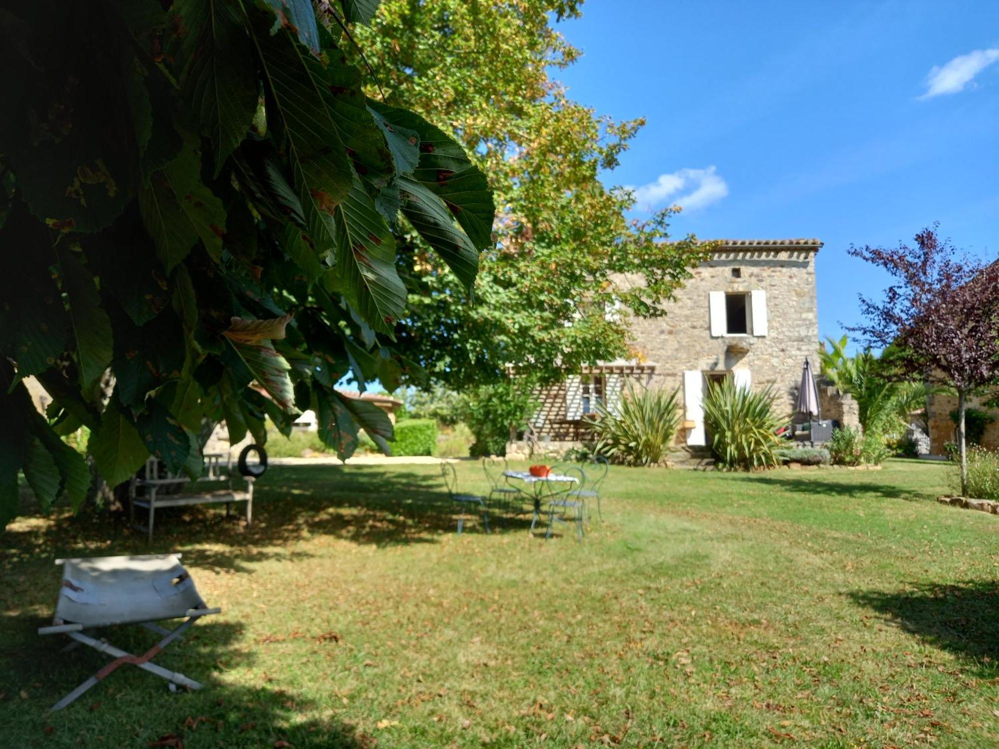 Gites Lalaurie Sauveterre-la-Lémance 部屋 写真